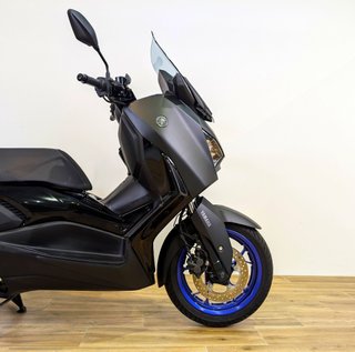 YAMAHA XMAX 300   (modelo actual) 2025