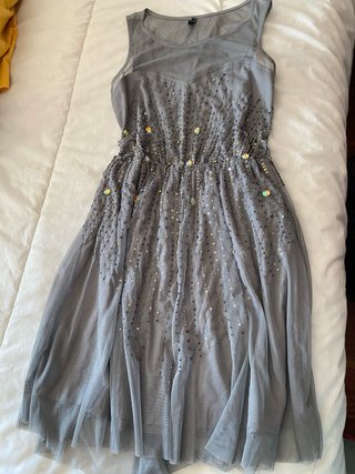 Vestido gris tul con pedrería