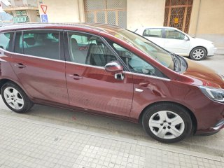 Opel Zafira Tourer 2017,