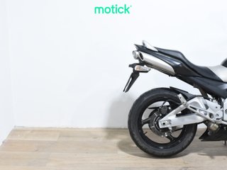 SUZUKI GSR 600