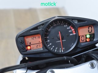 SUZUKI GSR 600