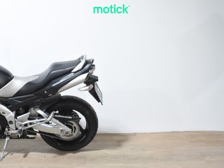 SUZUKI GSR 600
