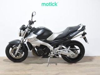 SUZUKI GSR 600