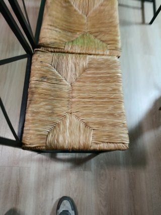 Sillas de hierro y mimbre (2 unidades)