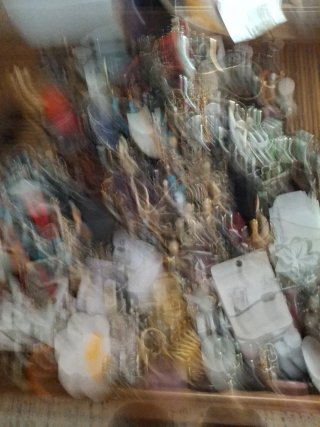 Lote Collares , Pulseras y pendientes de  Bisuterí