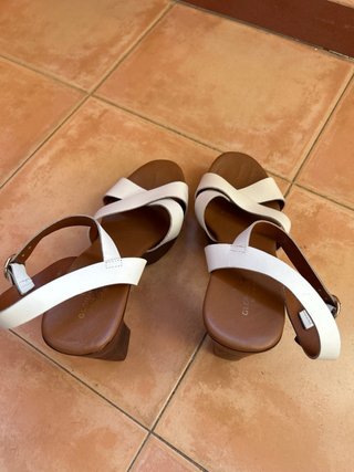 Sandalias Gloria Ortiz Piel Talla 39. Son comodas.