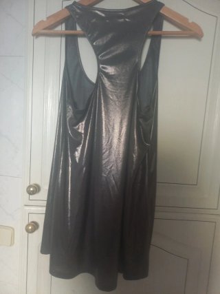 Camiseta tirantes efecto metalizado