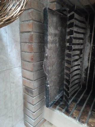 Cajón de ascuas para chimenea