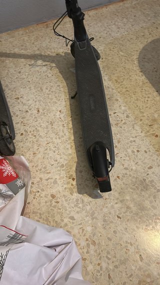 Patinete Eléctrico con intermitente usado muy poco