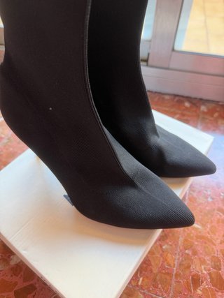 Botas altas de tacón negras