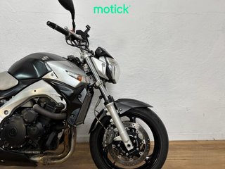 SUZUKI GSR 600