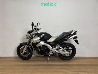 SUZUKI GSR 600