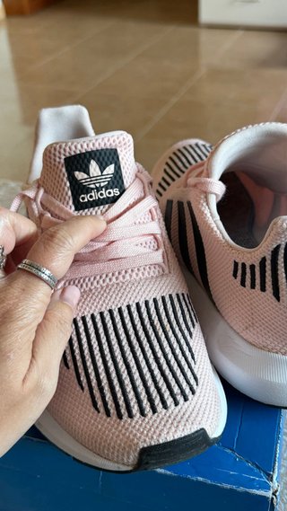 Deportivas Adidas rosas talla 38