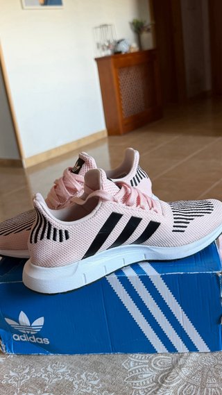 Deportivas Adidas rosas talla 38