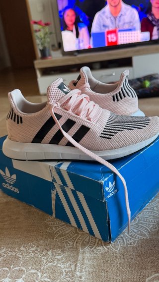 Deportivas Adidas rosas talla 38