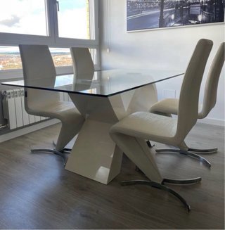 Mesa de comedor cristal y base blanca