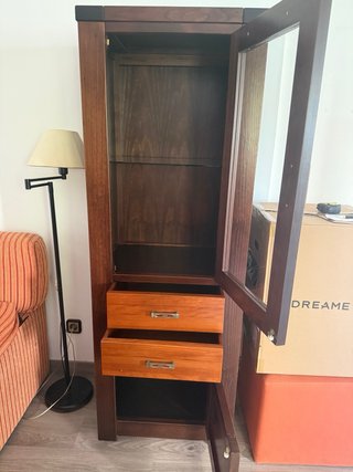 Mobile alto in legno con vetro e bambù