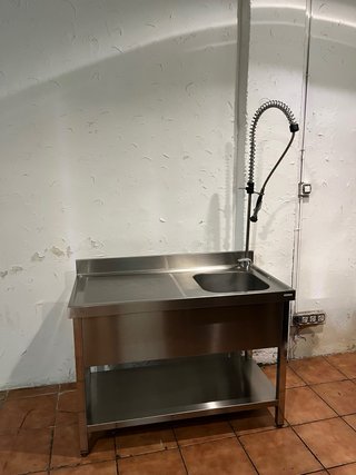 Fregadero industrial acero inox con grifo