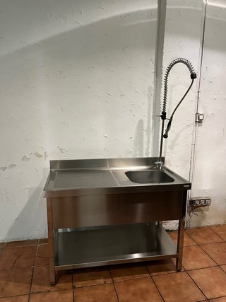 Fregadero industrial acero inox con grifo