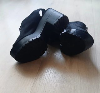 Sandalias plataforma negras con cremallera
