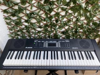 Teclado Eléctrico Alesis Melody 61