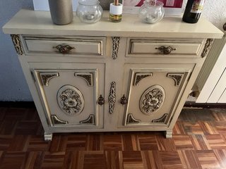 Mueble de entrada beige vintage
