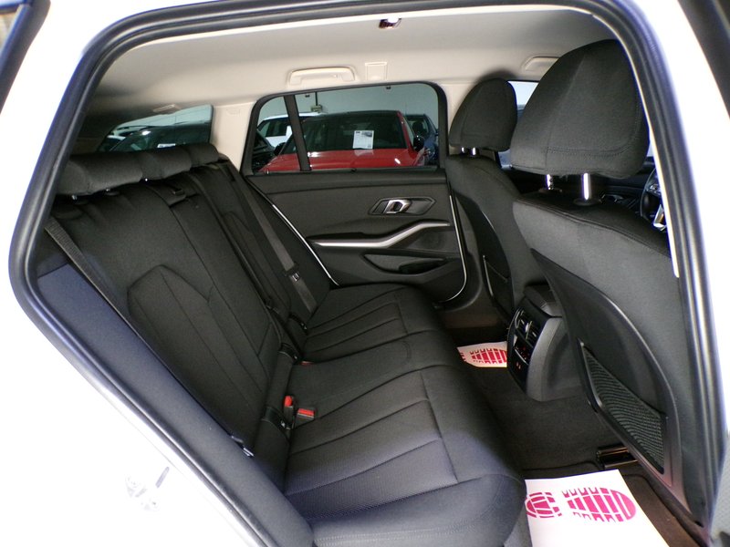BMW Serie 3 Touring 320d xDrive (G21 LCI) 2022, foto 16