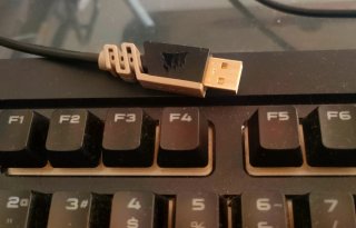 Teclado Mecánico Gamer Corsair K68 RGB