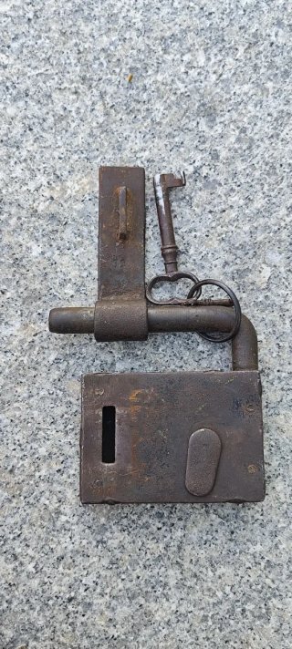 Candado antiguo hierro llaves