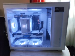PC Gaming Blanco con Pantalla Integrada