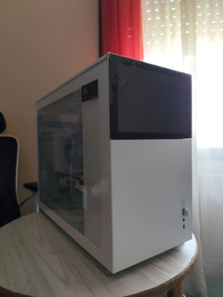 PC Gaming Blanco con Pantalla Integrada