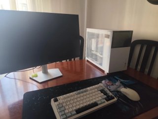 PC Gaming Blanco con Pantalla Integrada