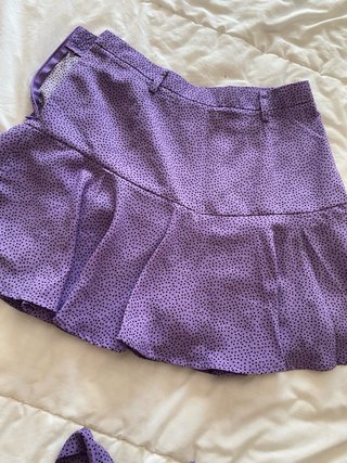 Falda pantalón morada con puntos negros