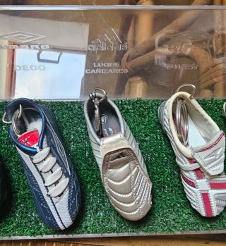 Colección llaveros botas fútbol clásicas