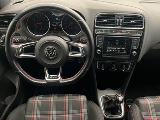 Volkswagen Polo 2015