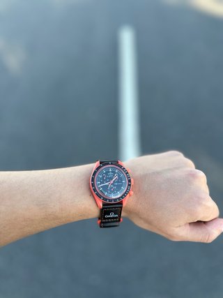 Omega x Swatch Negro Naranja