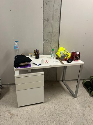 SE REGALAN MUEBLES VIEJOS PARA VACIAR UN BAJO