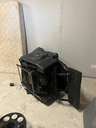 SE REGALAN MUEBLES VIEJOS PARA VACIAR UN BAJO