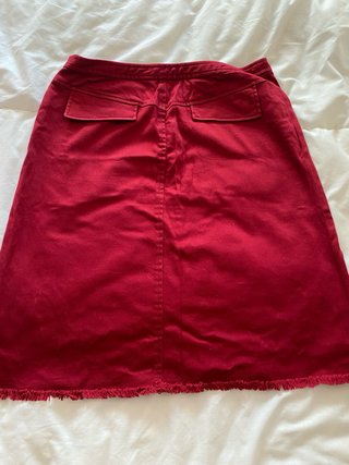 Falda vintage roja con flores