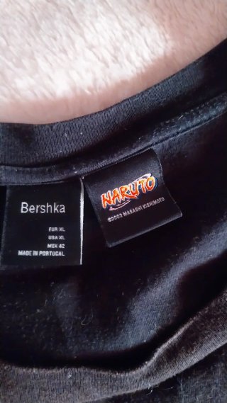 Camiseta Negra Estampada Anime