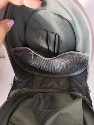 Mochila rígida de chica deDatabank plateada.