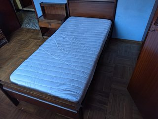 Armario de madera de 4 puertas