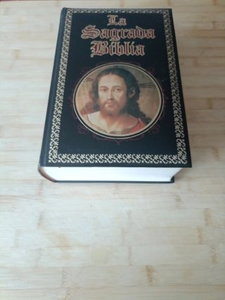 La Sagrada Biblia