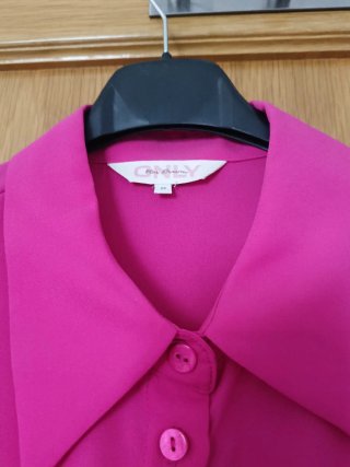Camisa fucsia Only Talla M