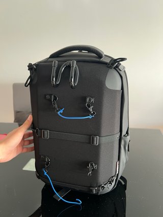 Mochila semi rígida con colgador