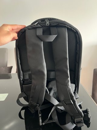 Mochila semi rígida con colgador