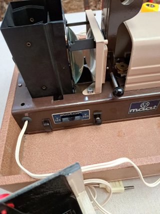 Proyector Maat Biformat