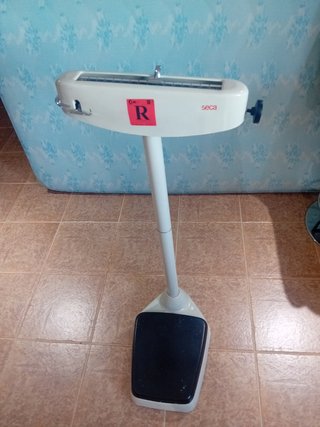 Báscula médica SECA antigua