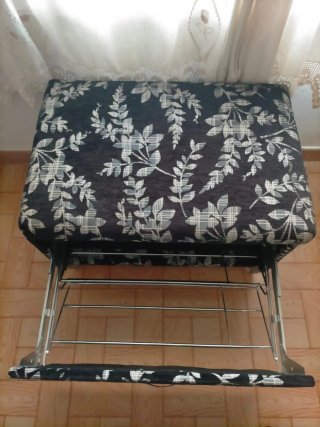 Banco zapatero con estampado floral