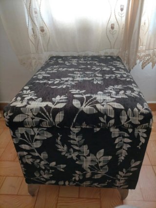 Banco zapatero con estampado floral